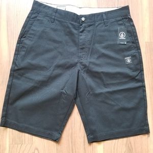 Volcom VMonty Black Shorts size 33 New with Tags